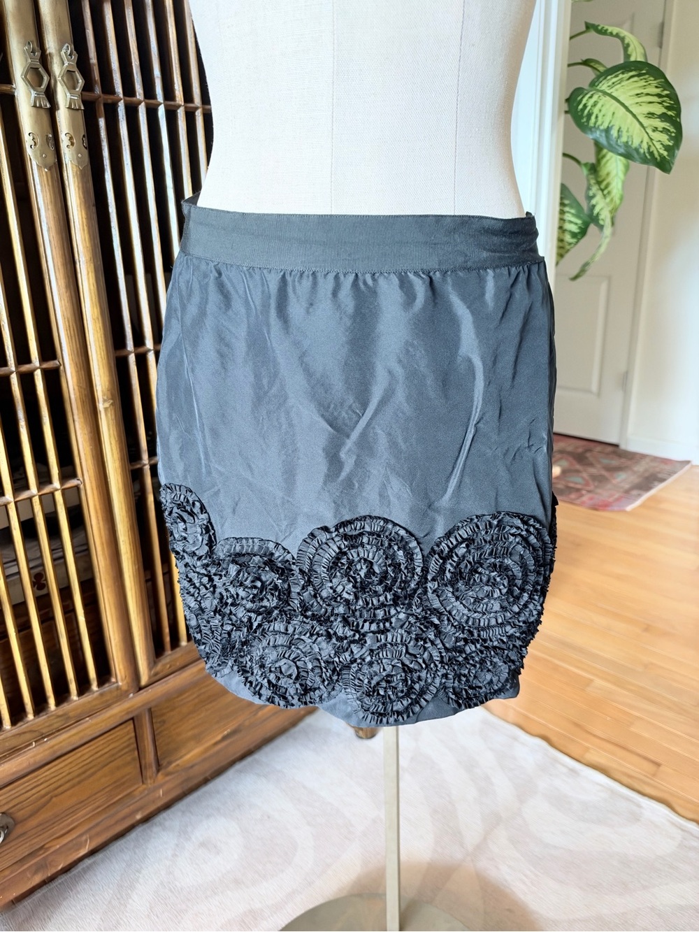 Black Floral Rosette Mini Skirt banana republic silk